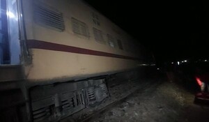 Pali Rail Accident: पाली में बड़ा रेल हादसा, बांद्रा से जोधपुर जाने वाली सूर्यनगरी एक्सप्रेस के 11 डिब्बे पटरी से उतरे; कई यात्रियों को आई चोट